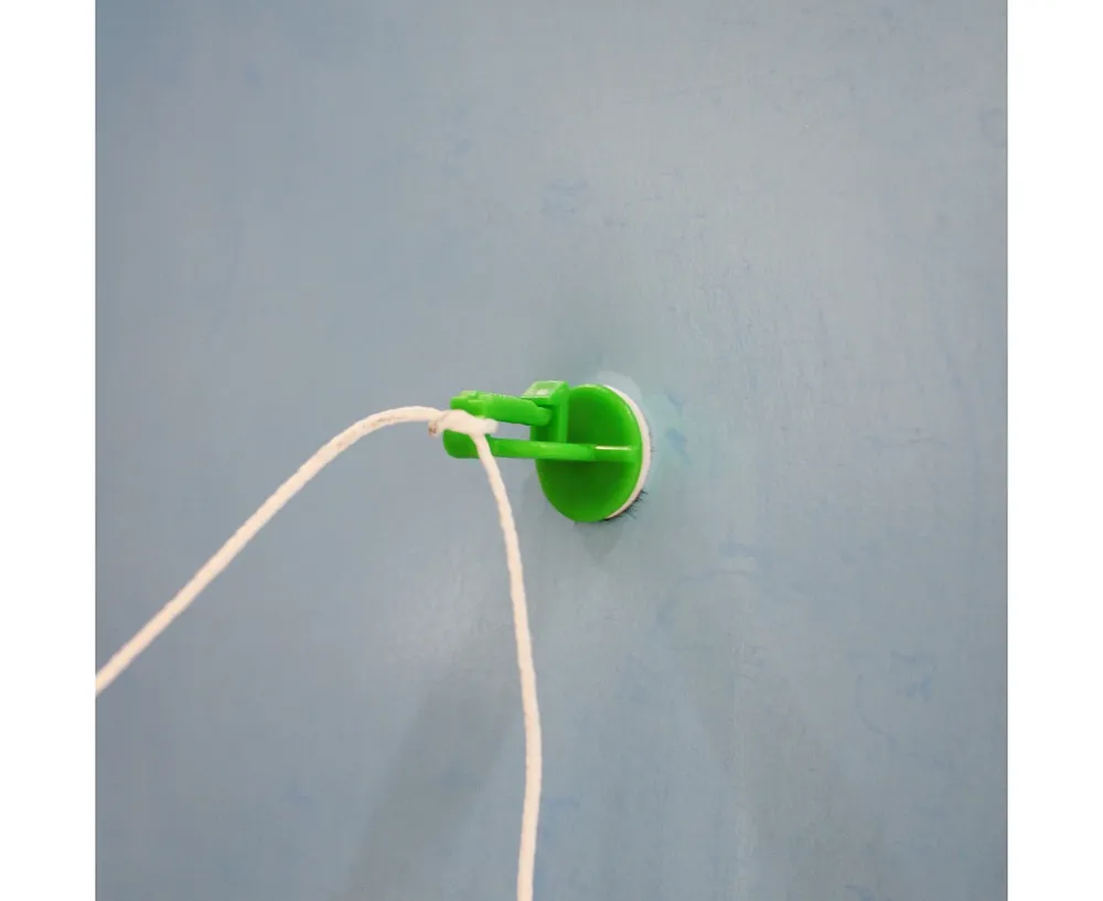 Samolepící háčky na zavěšení balónků, 100 ks.