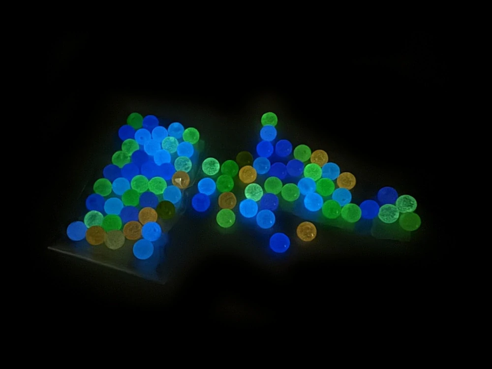 Korálky ozdobné 780 srdce neonové vel.8mm balení 10g