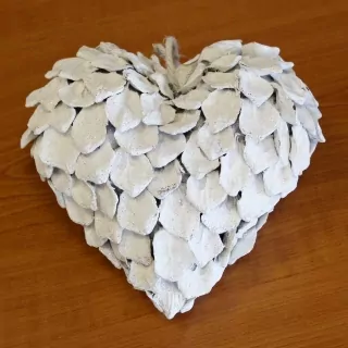 Srdce šišky 16x15,5cm bílá/stříbrná