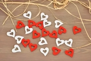 Dekorativní plstěná srdíčka, sada 24 ks