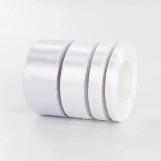 Stuha atlasová 2,5cmx32m bílá